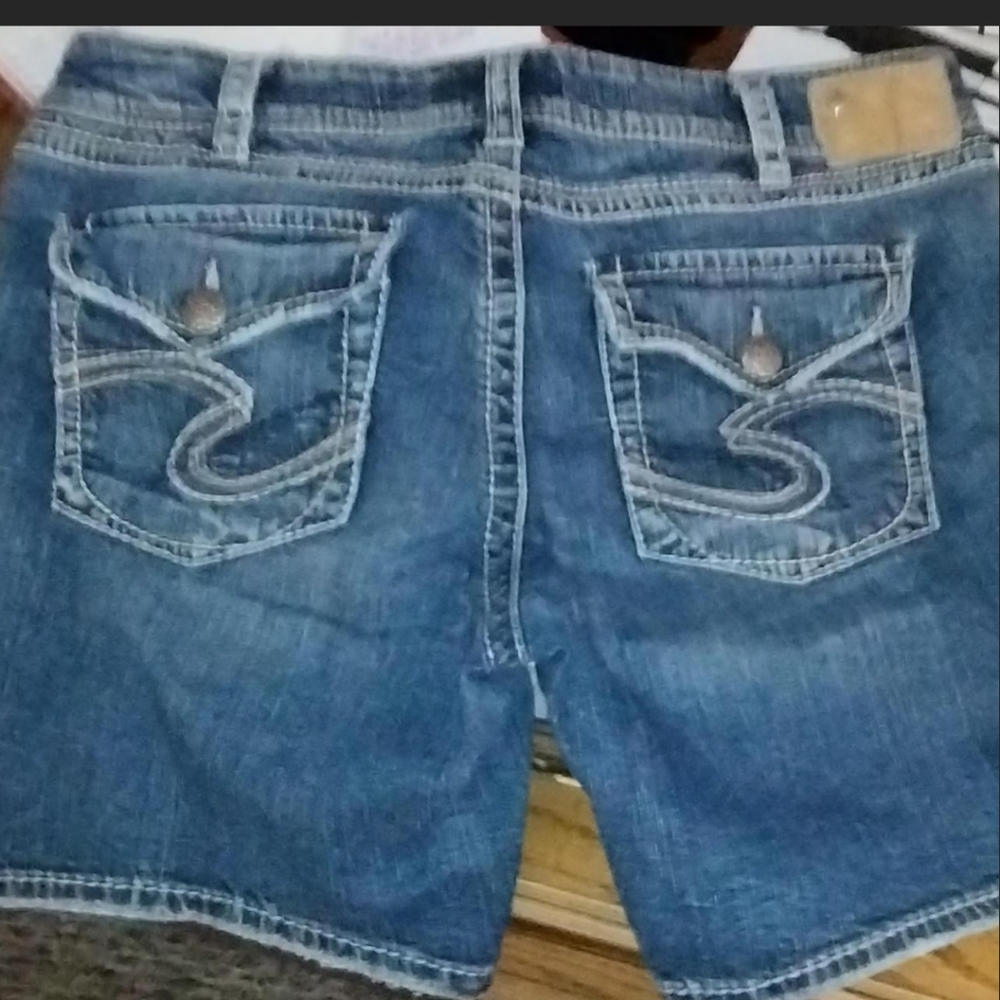 Silver Jean Co Low rise 33 x 4 women's jean shorts - Picture 2 of 2